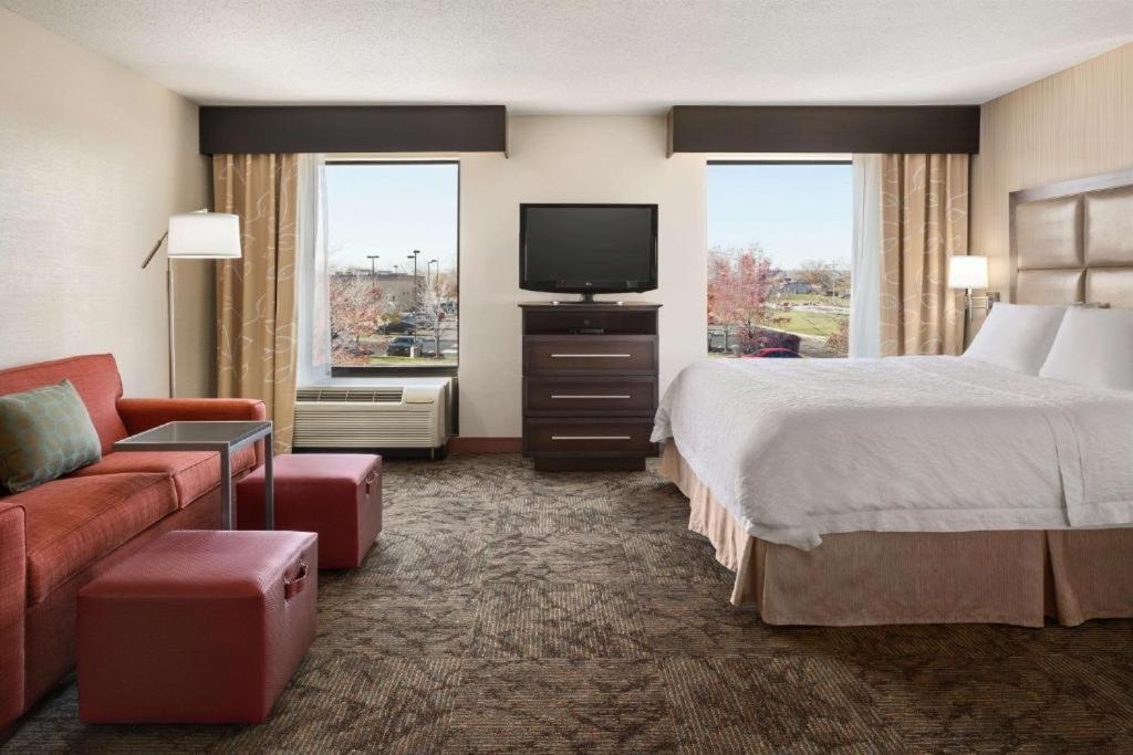Hampton Inn & Suites Detroit Стерлінґ-Гайтс Екстер'єр фото